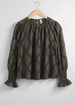 Cheap & Other Stories Blouse Brodée à Poignets Volantés