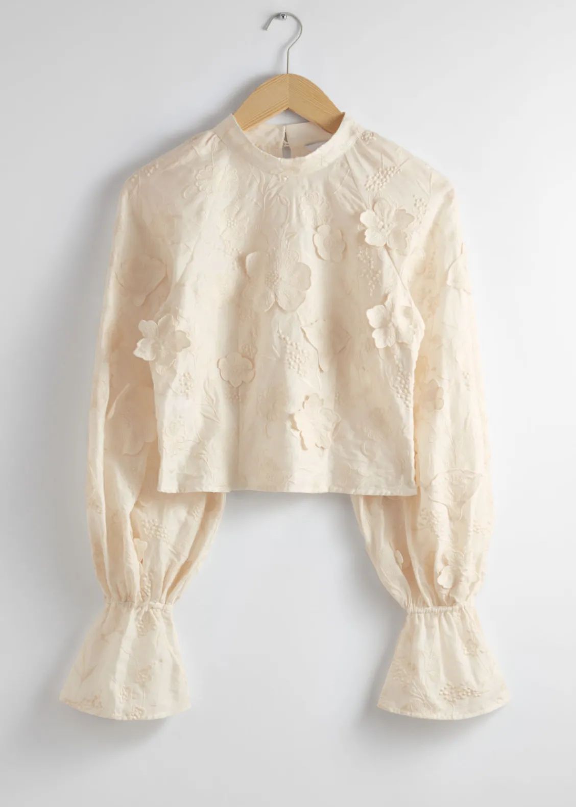 New & Other Stories Blouse Courte à Motifs Floraux Appliqués
