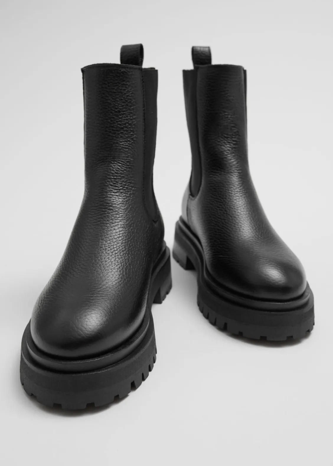 Best & Other Stories Bottes Chelsea En Cuir épais Doublé Noir