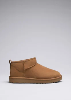 Fashion & Other Stories Bottes UGG® Classic Ultra Mini Beige