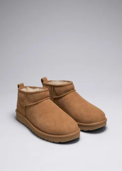 Fashion & Other Stories Bottes UGG® Classic Ultra Mini Beige