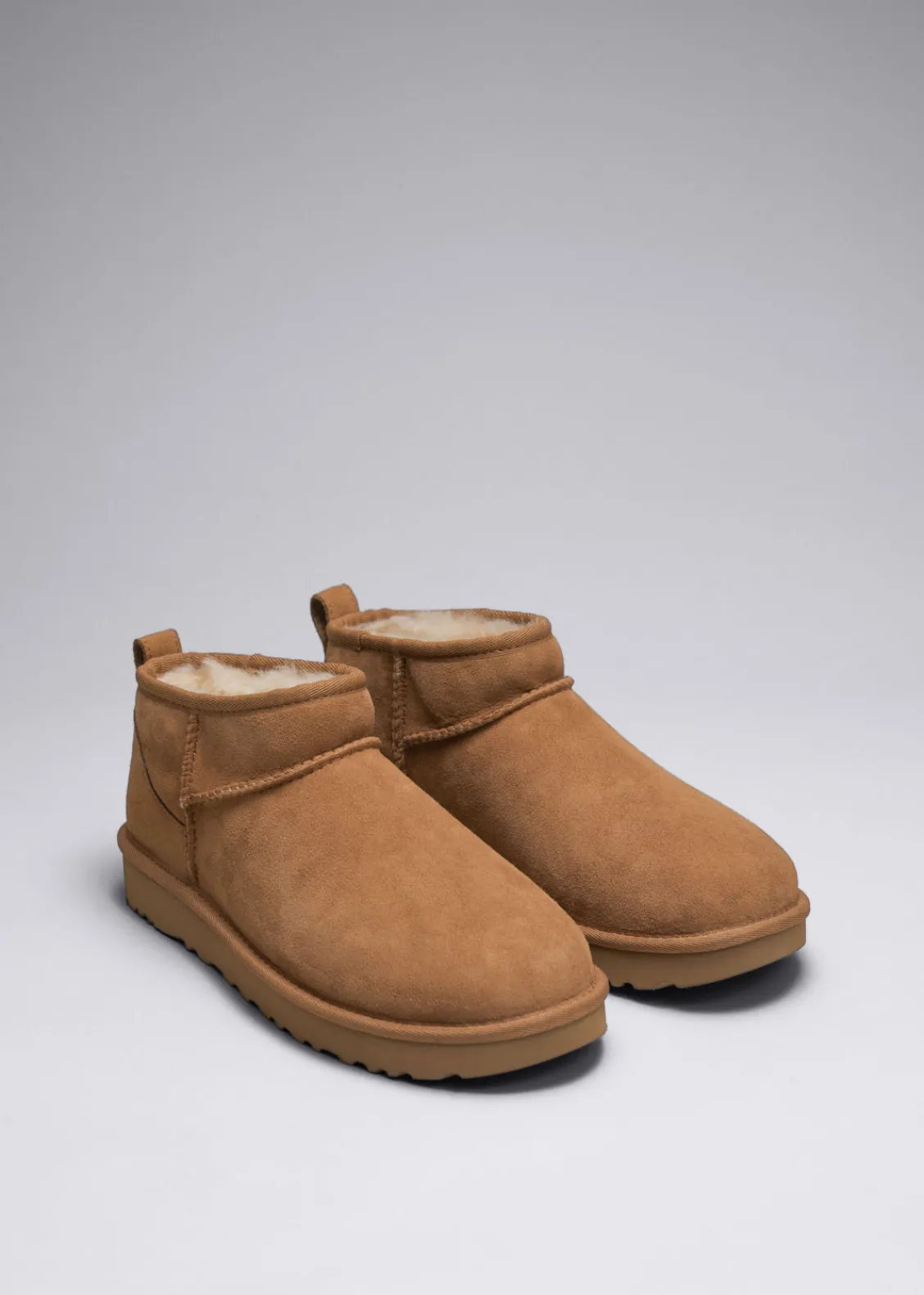 Fashion & Other Stories Bottes UGG® Classic Ultra Mini Beige