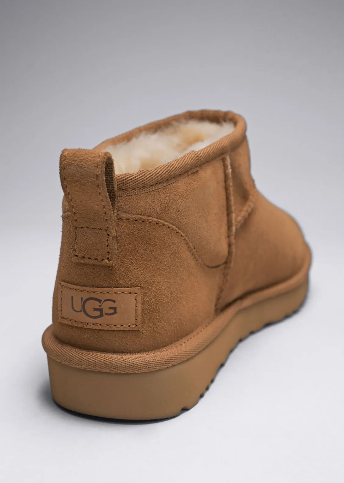 Fashion & Other Stories Bottes UGG® Classic Ultra Mini Beige