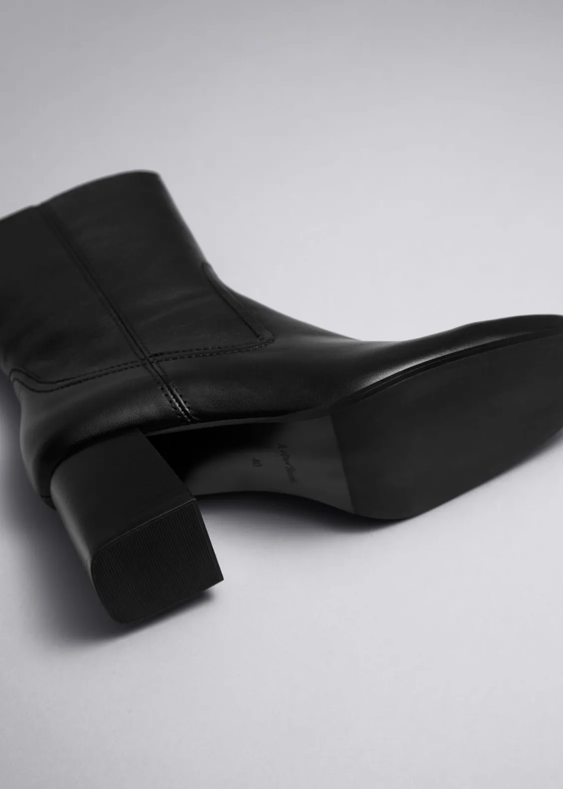 Store & Other Stories Bottines Classiques En Cuir