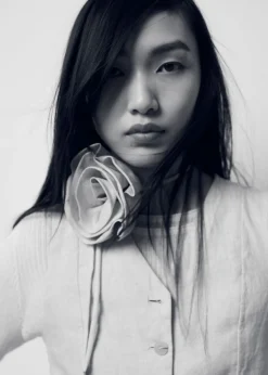Shop & Other Stories Collier Ras Du Cou à Grande Rose En Lin Beige