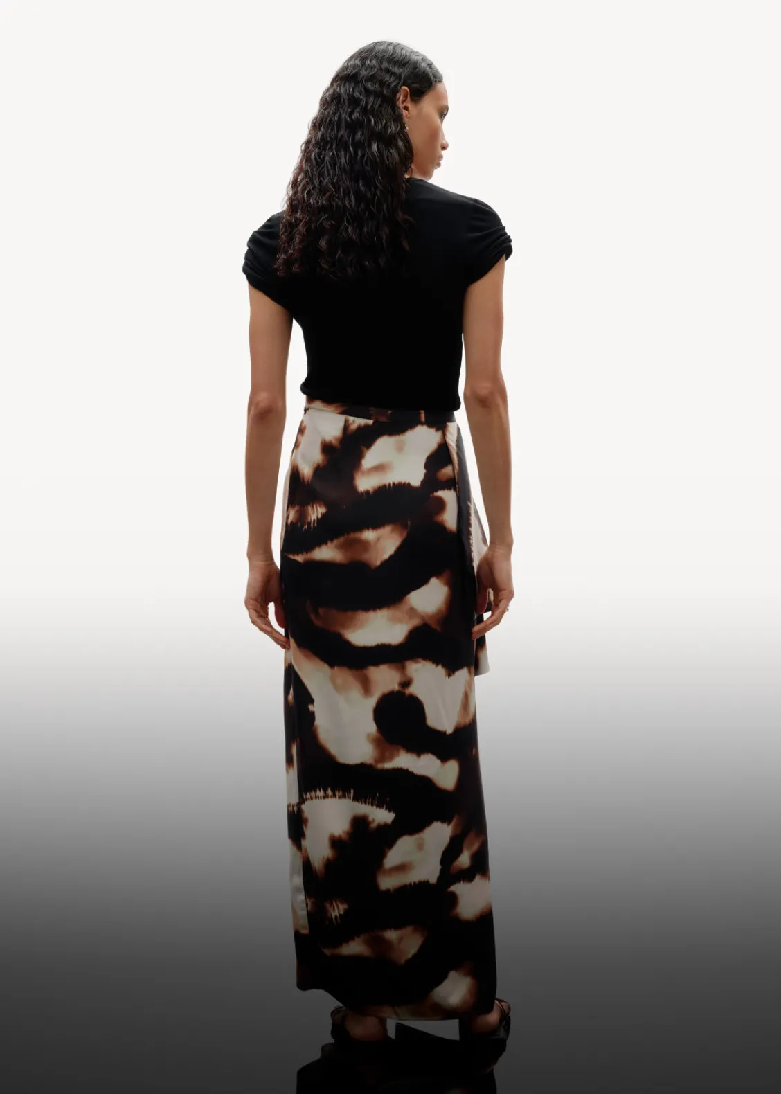 Store & Other Stories Jupe Midi Drapée En Satin Marron