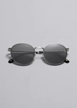 Clearance & Other Stories Lunettes De Soleil à Monture Ovale Fine