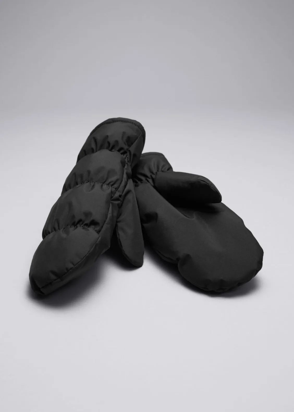 Outlet & Other Stories Moufles En Duvet Matelassé Noir