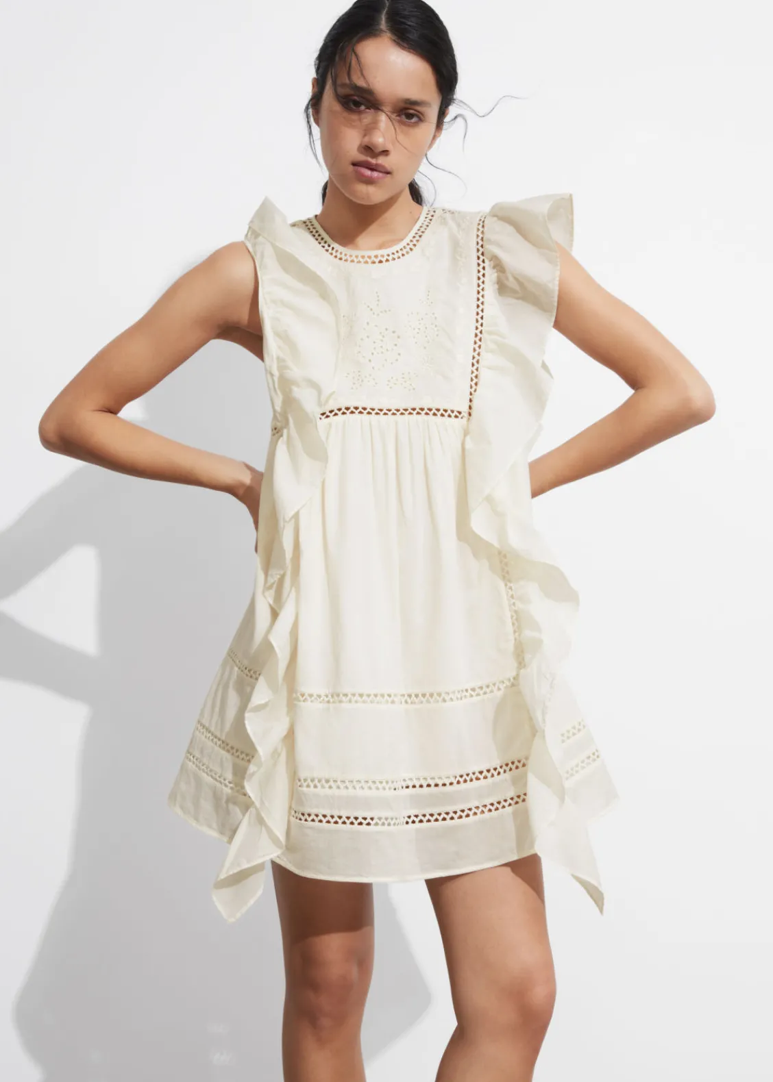 Store & Other Stories Robe Courte Brodée à Volants
