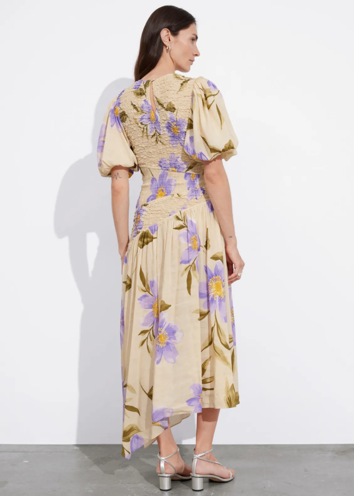 Fashion & Other Stories Robe Midi Asymétrique à Smocks