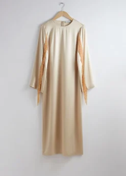 Cheap & Other Stories Robe Midi En Satin à Franges Couleur crème