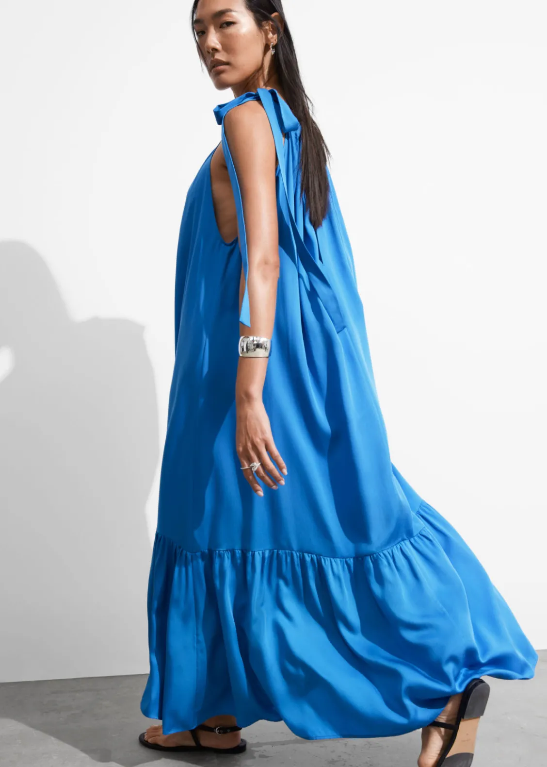 New & Other Stories Robe Midi Froncée Sans Manches