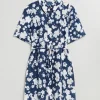 Outlet & Other Stories Robe-chemise Motif fleuri bleu foncé/blanc