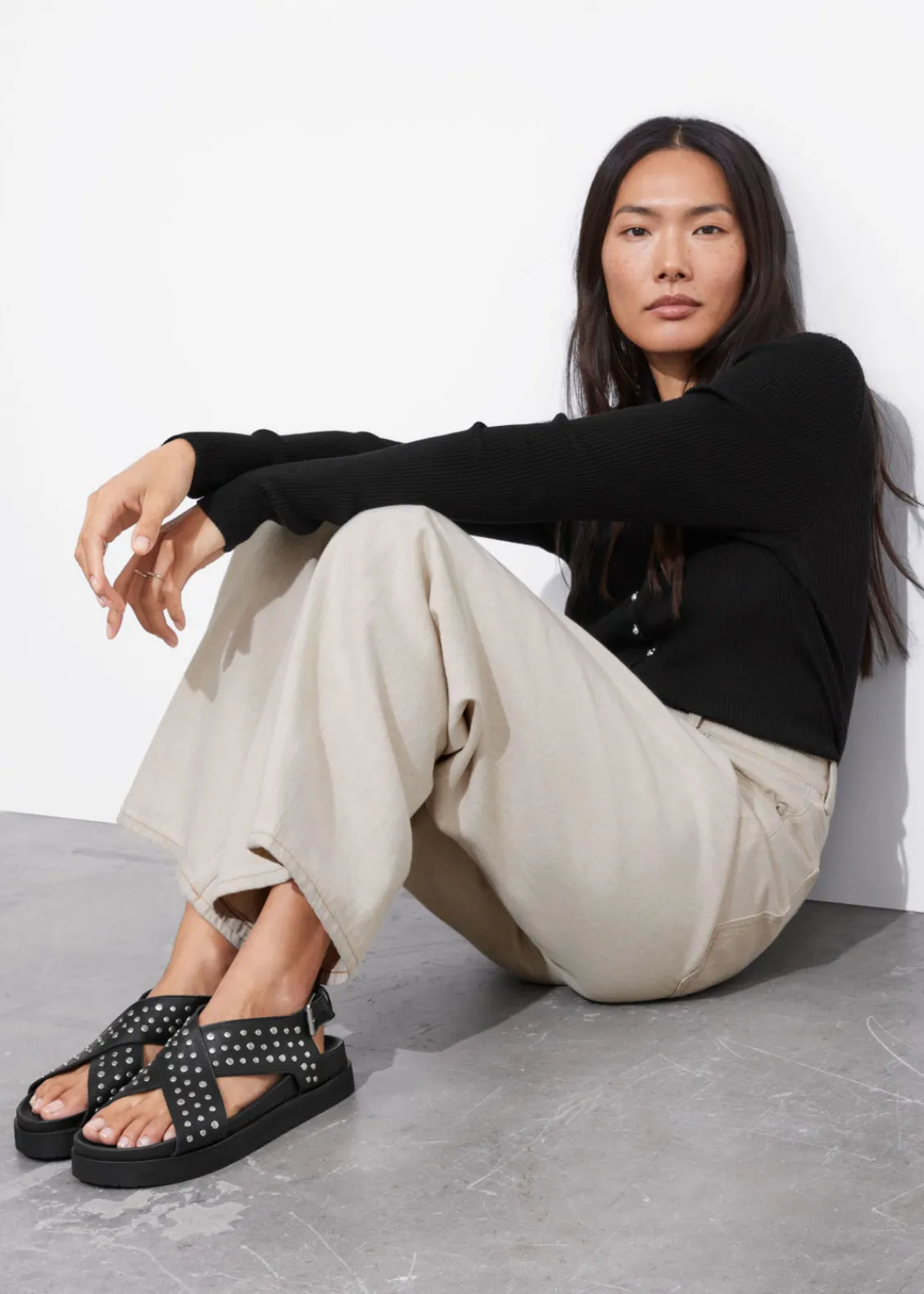Clearance & Other Stories Sandales Cloutées En Cuir Noir
