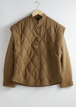 New & Other Stories Veste Matelassée à épaules Longues Beige foncé