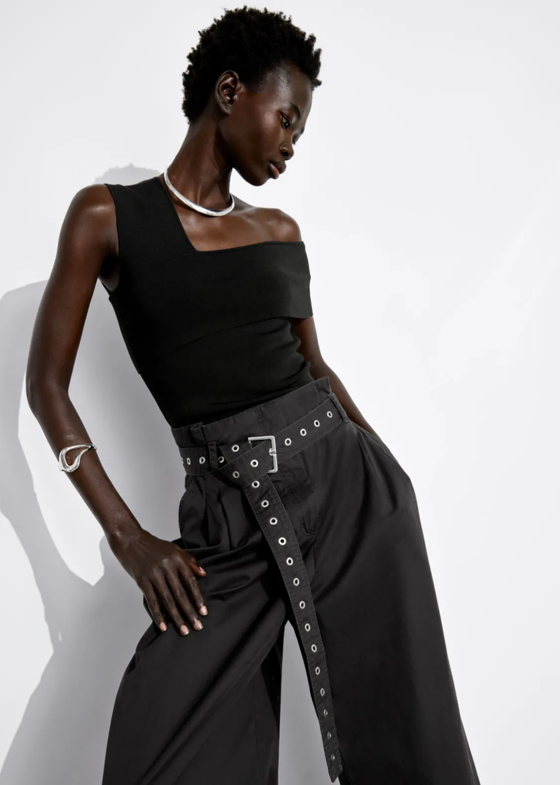Outlet & Other Stories Pantalon Taille Haute Froncée à Ceinture à œillets